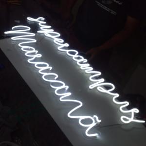 LETREIRO LED NEON