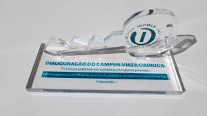 Troféu em acrílico 02      